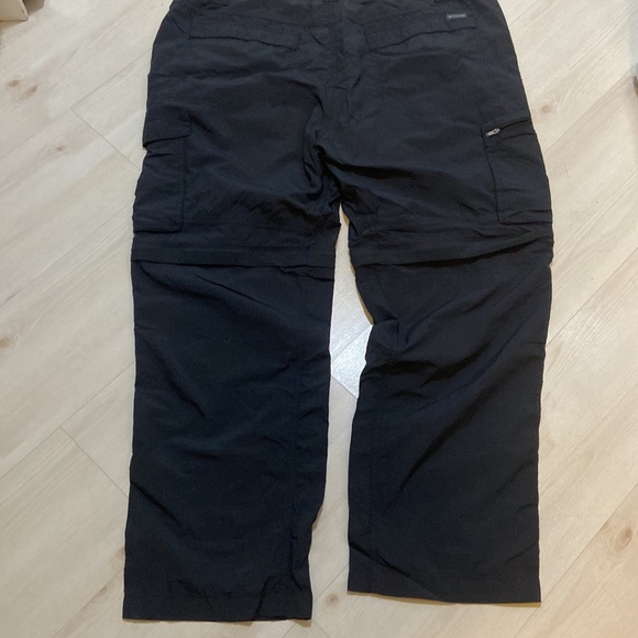 COLUMBIA 42” waist , 30” leg black hiking pants, convertible to shorts - Picture 3 of 5